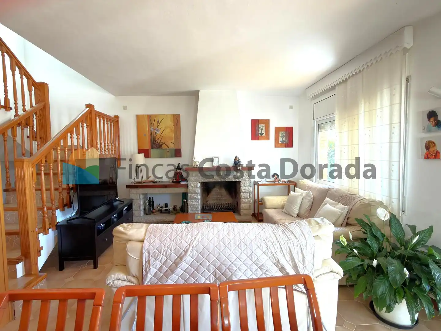 Living room of Houses for sale in Cubelles  with Air Conditioner, Private garden and Parquet flooring