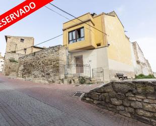 Vista exterior de Casa o xalet en venda en Miranda de Arga amb Aire condicionat, Calefacció i Jardí privat