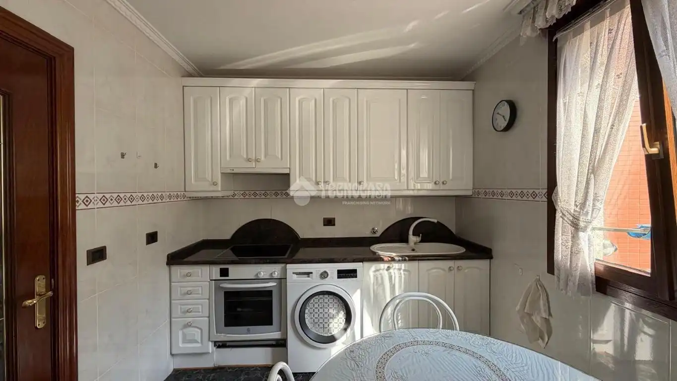 Cocina de Piso en venta en Bilbao  con Calefacción y Amueblado
