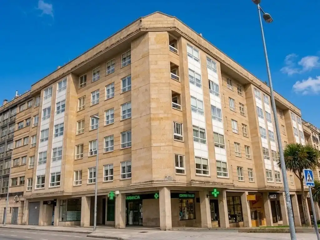 Vista exterior de Piso en venta en Vigo  con Calefacción