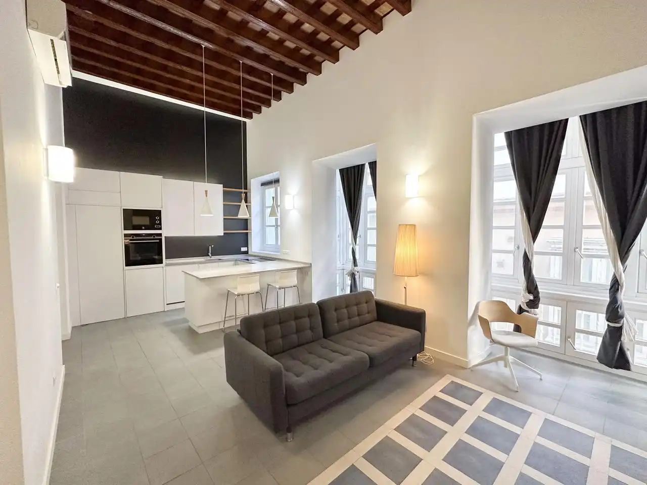 Sala d'estar de Dúplex en venda en Cádiz amb Aire condicionat