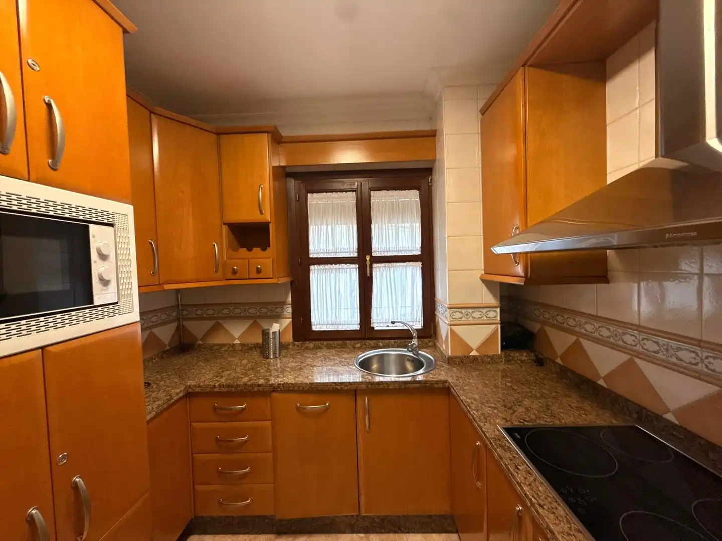 Cuina de Pis en venda en Córdoba amb Aire condicionat, Traster i Moblat