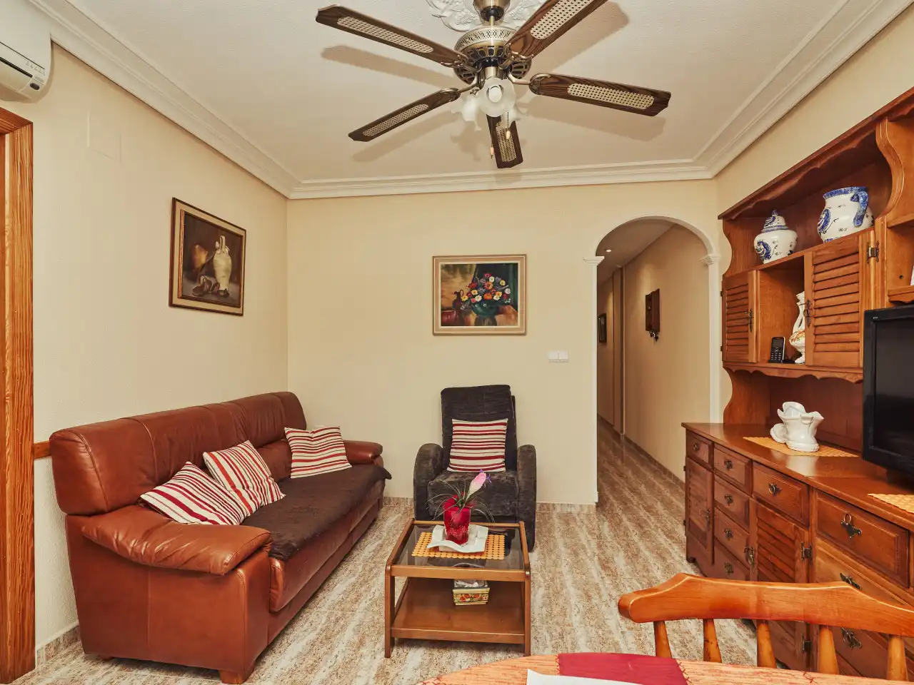 Wohnzimmer von Wohnungen zum Verkauf in Torrevieja mit Klimaanlage, Heizung und Terrasse