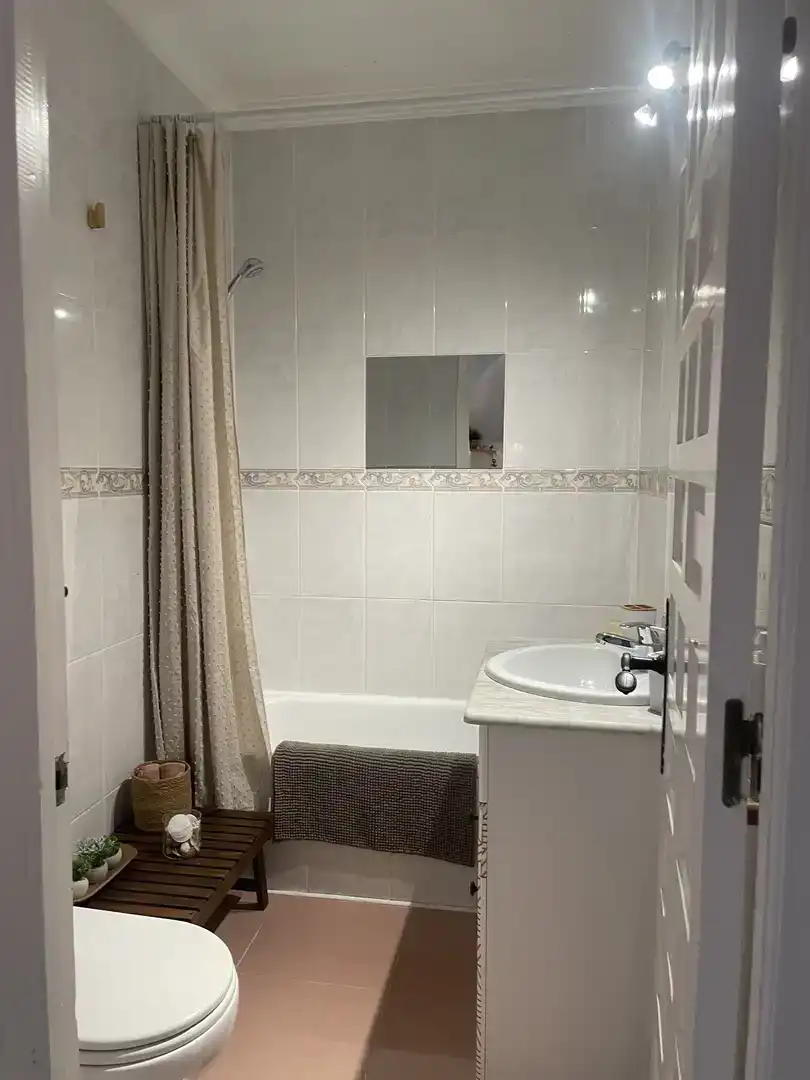Baño de Piso en venta en Nerja con Aire acondicionado, Jardín privado y Piscina