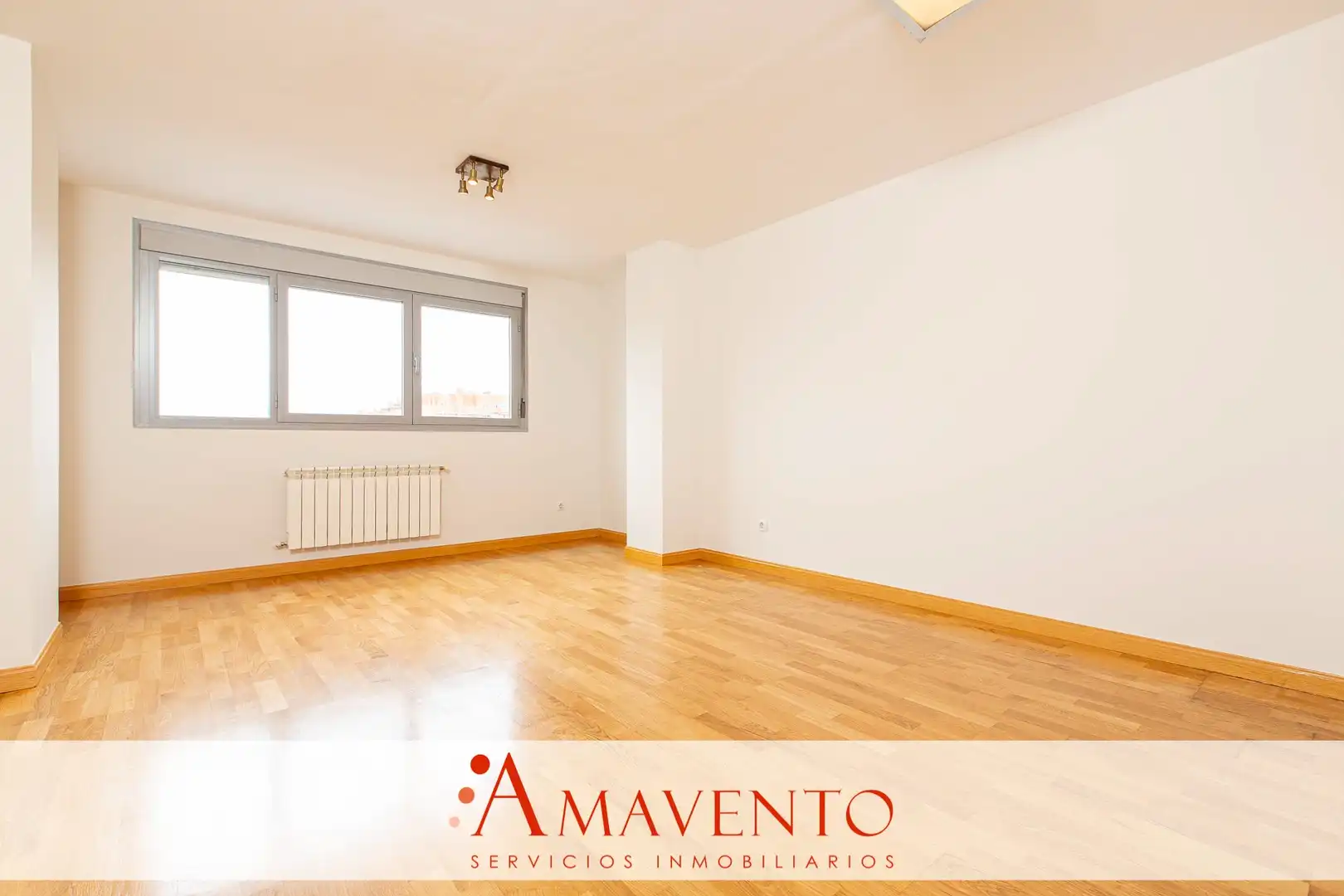 Bedroom of Flat for rent in Paracuellos de Jarama  with Air Conditioner, Heating and Private garden