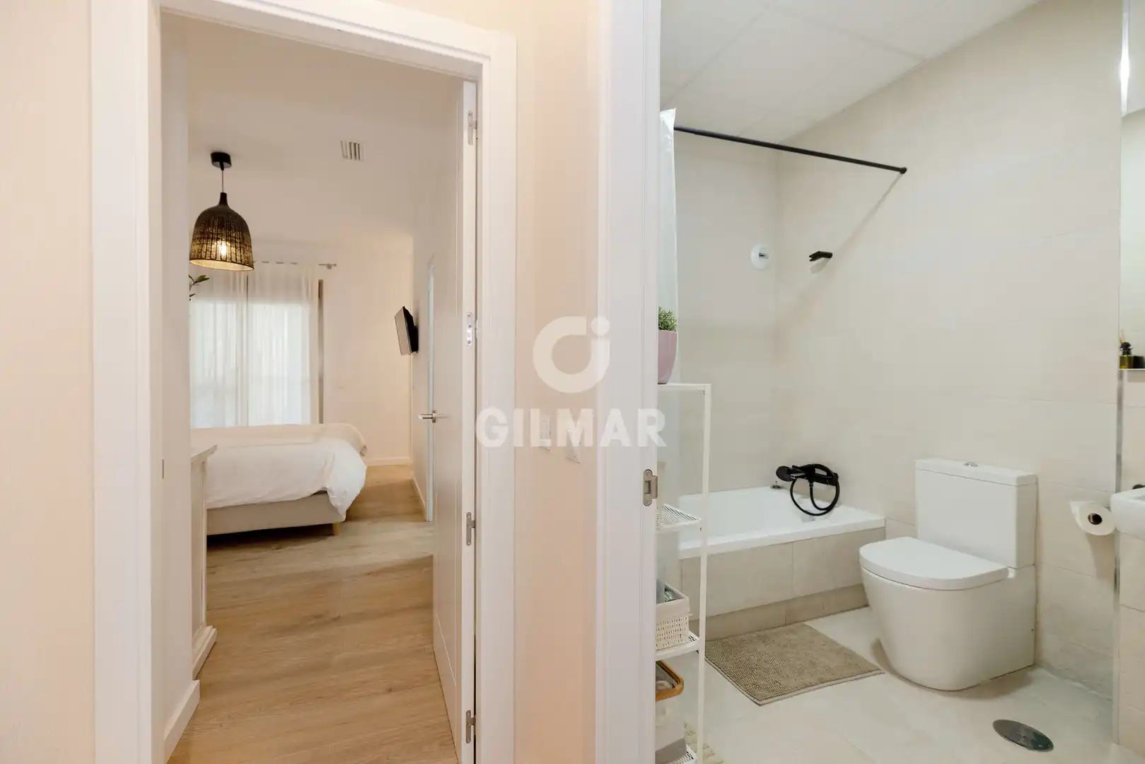 Habitación de Piso en venta en Torremolinos con Calefacción, Jardín privado y Trastero