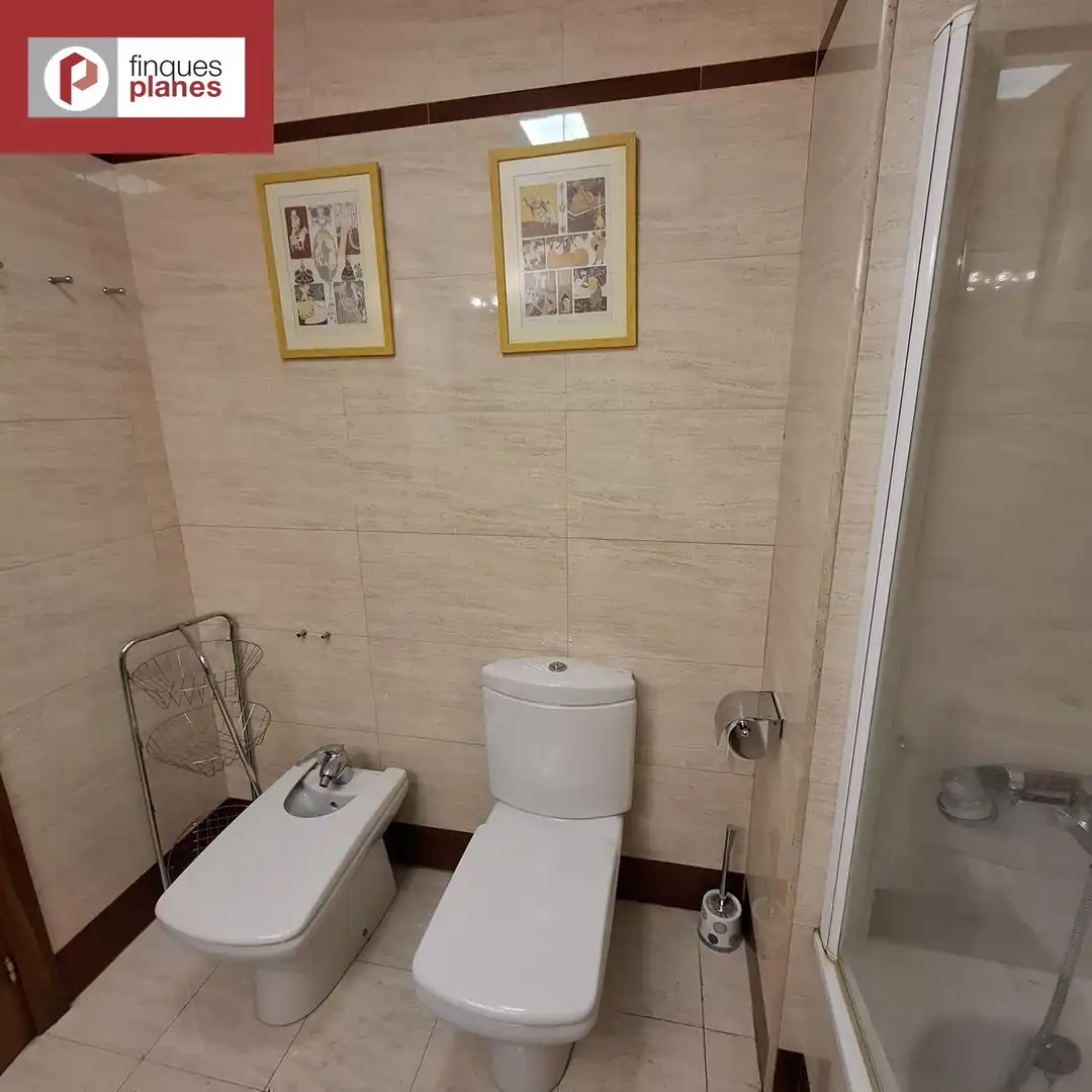 Badezimmer von Wohnung zum Verkauf in La Seu d'Urgell mit Heizung, Möbliert und Balkon