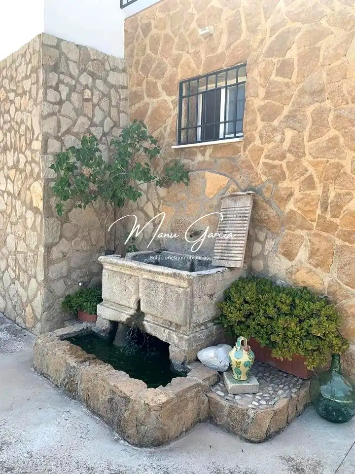 Garden of Houses for sale in Lucena