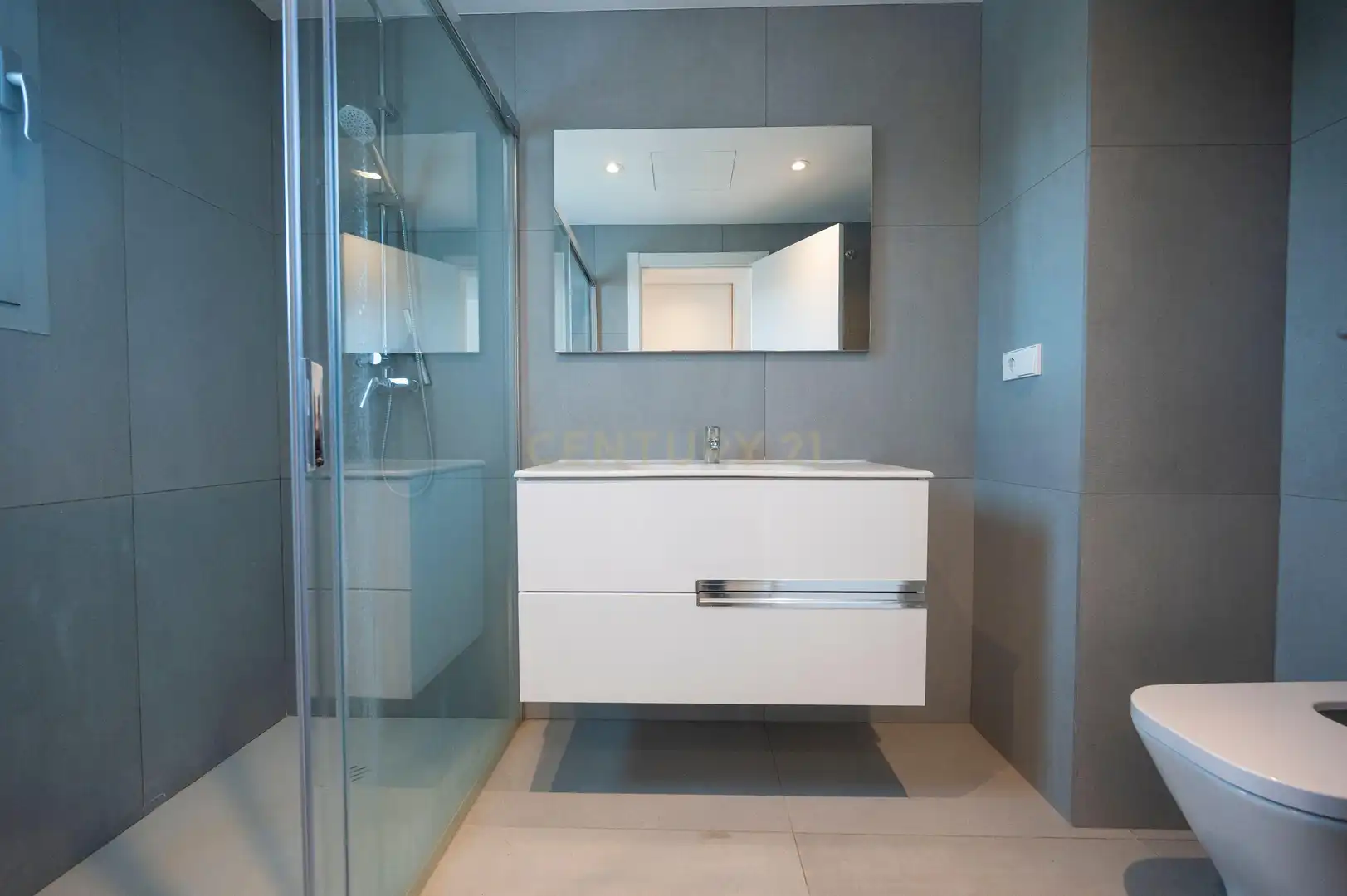 Badezimmer von Wohnungen zur Miete in Santa Eulària des Riu mit Klimaanlage, Ofen und Waschmaschine