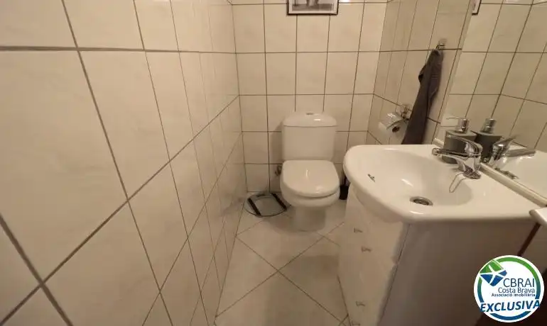 Bany de Casa o xalet en venda en Roses amb Aire condicionat, Calefacció i Piscina