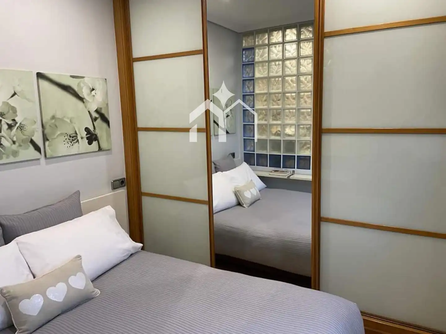 Bedroom of Flat for rent in Vigo   with Heating, Furnished and Oven