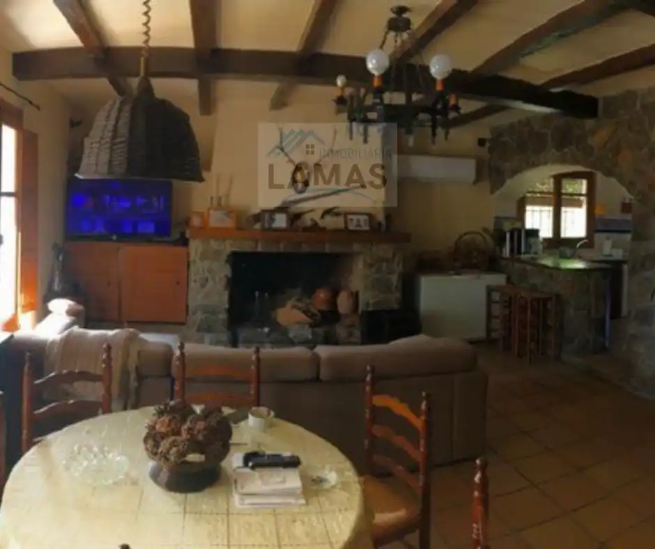 Sala d'estar de Finca rústica en venda en Belvís de Monroy amb Aire condicionat, Jardí privat i Piscina