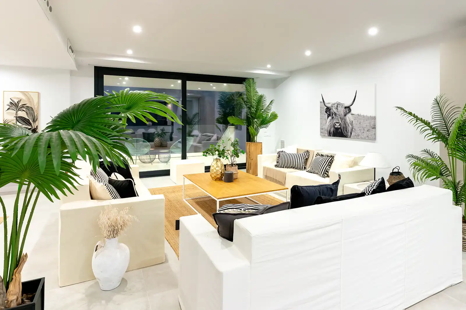 Sala de estar de Casa o chalet en venta en Vilanova i la Geltrú con Aire acondicionado, Calefacción y Jardín privado