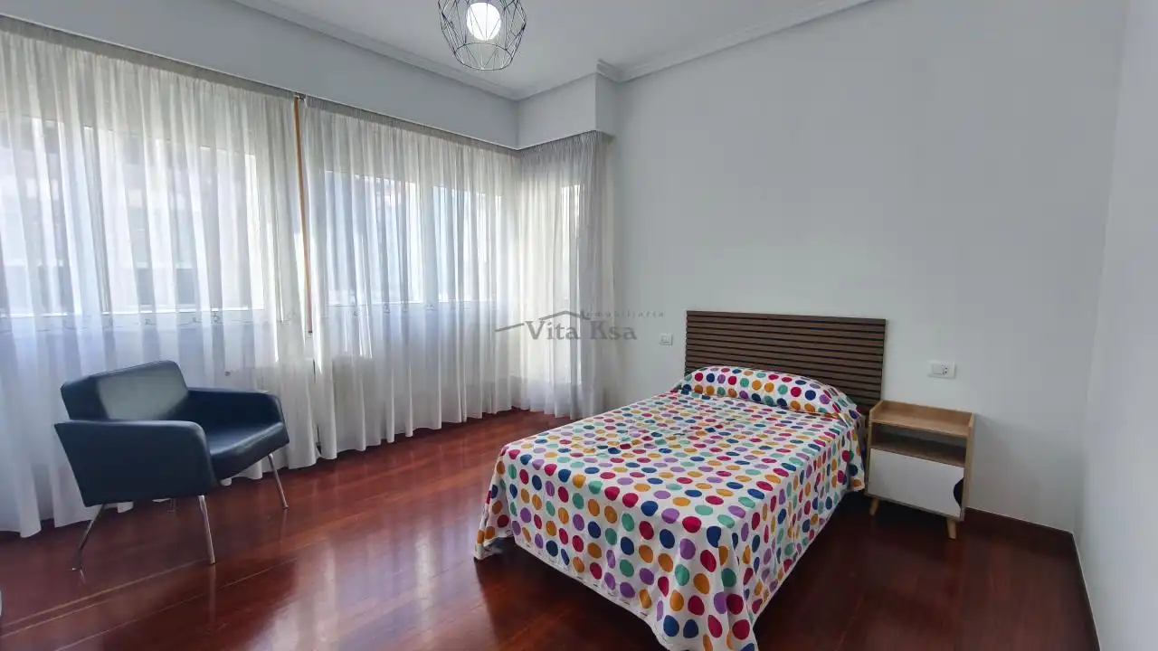 Bedroom of Flat for rent in Ourense Capital   with Heating, Parquet flooring and Storage room