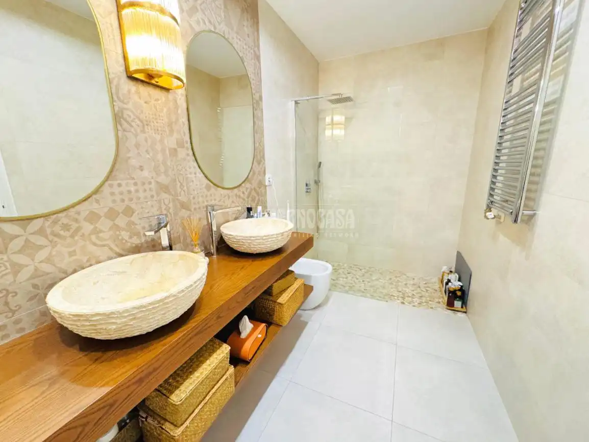 Baño de Casa adosada en venta en Pepino con Aire acondicionado, Calefacción y Terraza