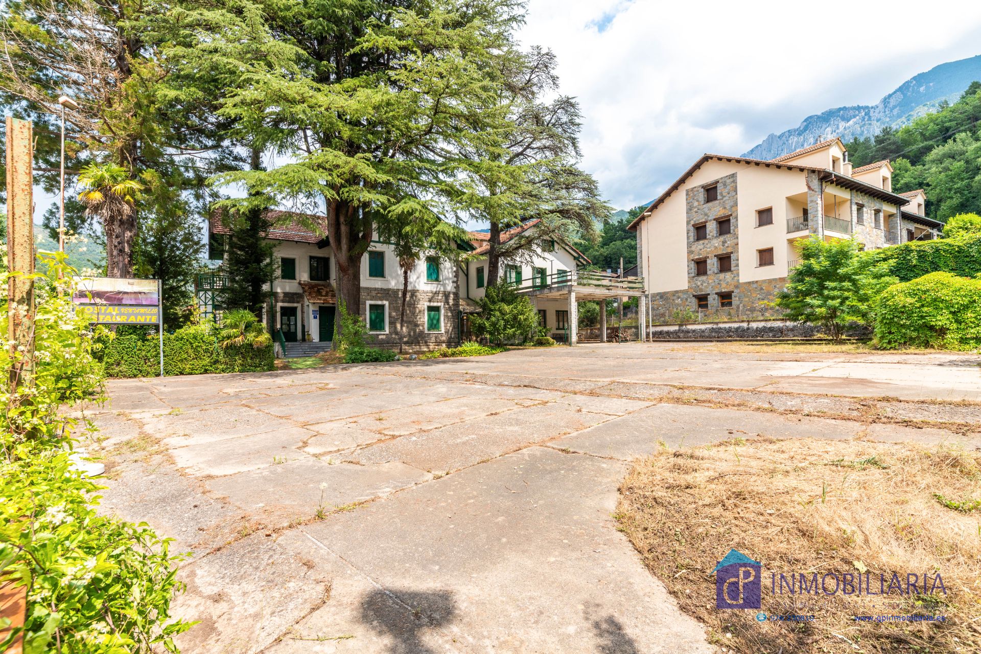 Exterior view of Building for sale in Seira