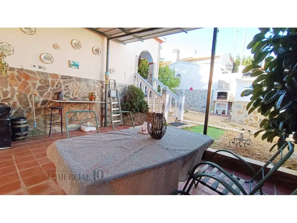 Vista exterior de Casa o xalet en venda en Badajoz