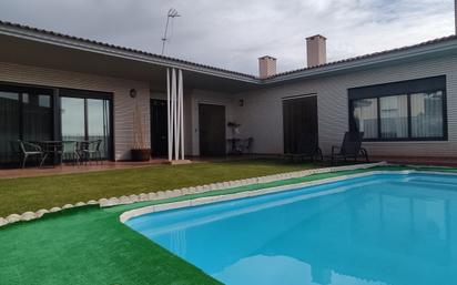 Swimming pool of House or chalet for sale in Arnedo  with Air Conditioner and Swimming Pool