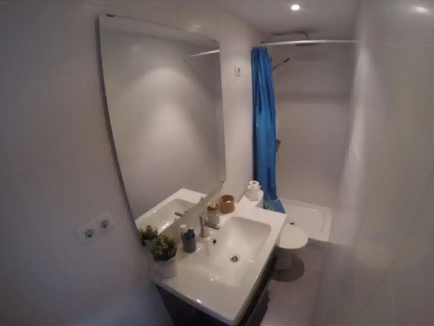 Bathroom of Flat for rent in Abrera  with Air Conditioner and Furnished