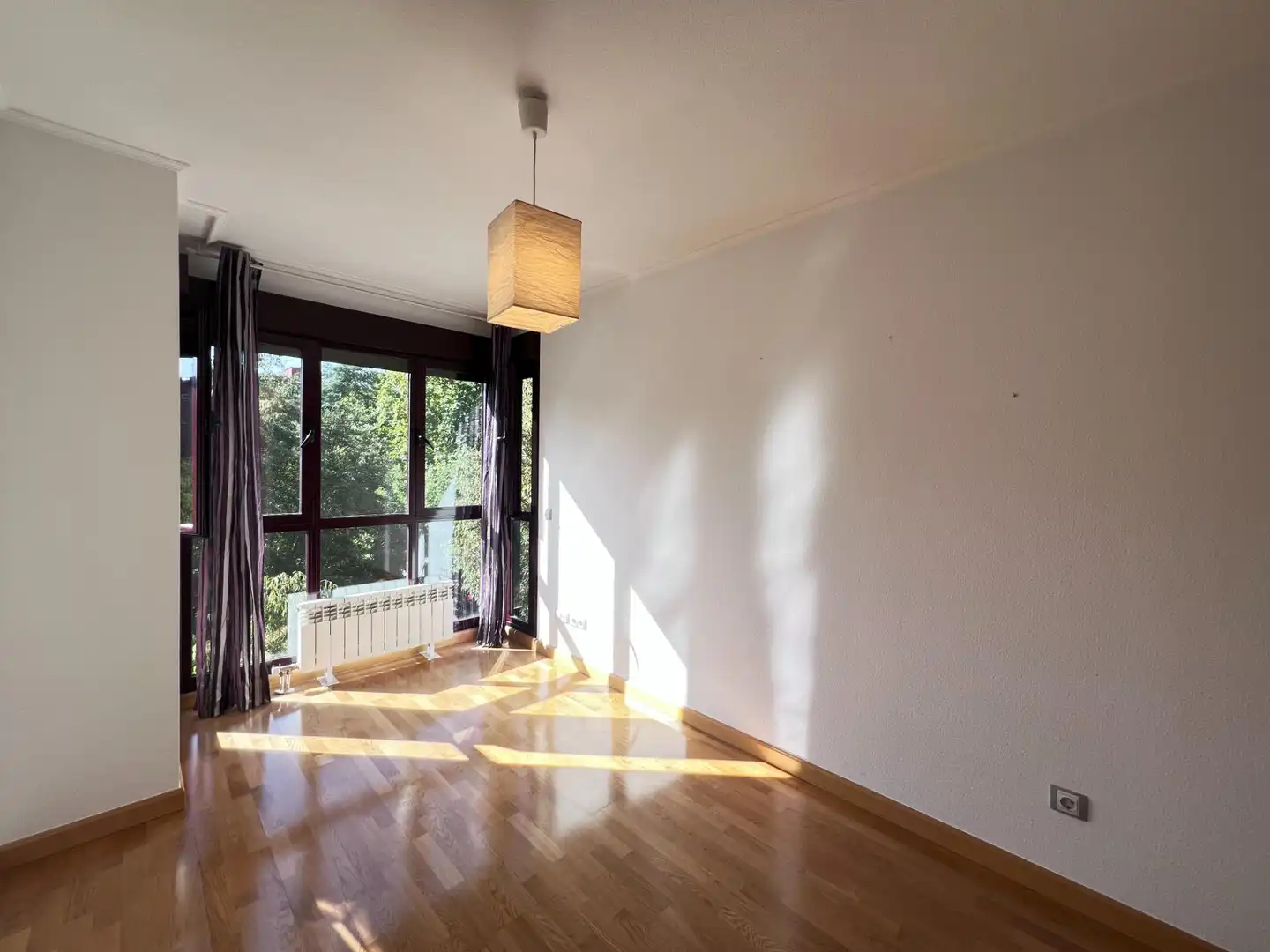 Bedroom of Flat for rent in Madrid  with Air Conditioner, Heating and Private garden