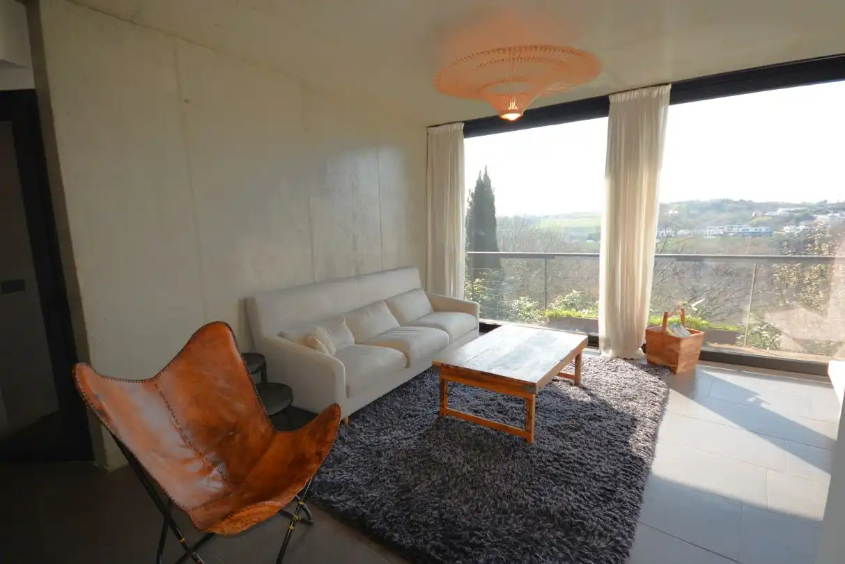 Sala d'estar de Casa o xalet en venda en Donostia - San Sebastián  amb Aire condicionat, Calefacció i Jardí privat
