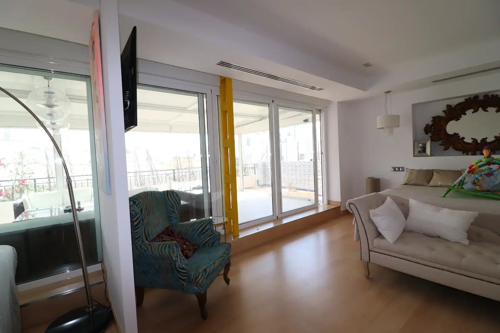 Sala d'estar de Àtic en venda en Sevilla amb Moblat