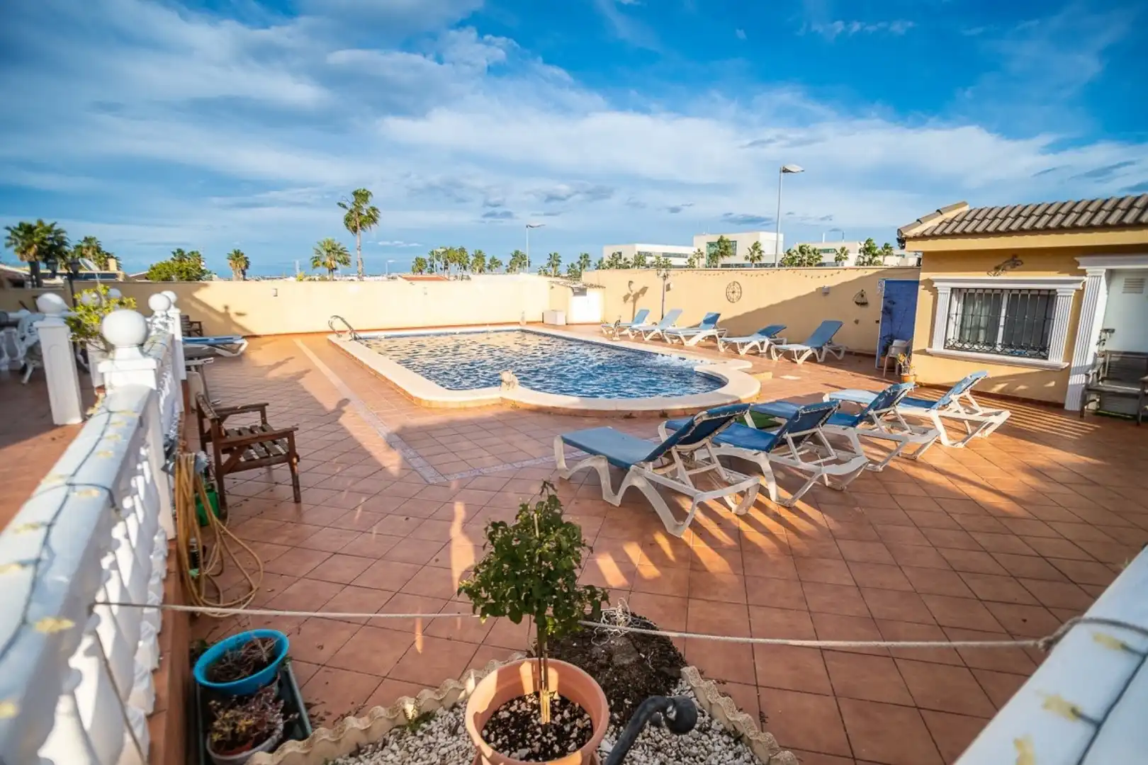 Piscina de Casa o xalet en venda en Torrevieja amb Aire condicionat, Calefacció i Jardí privat