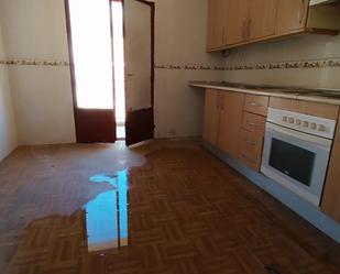 Kitchen of Flat for sale in Valdepeñas  with Terrace