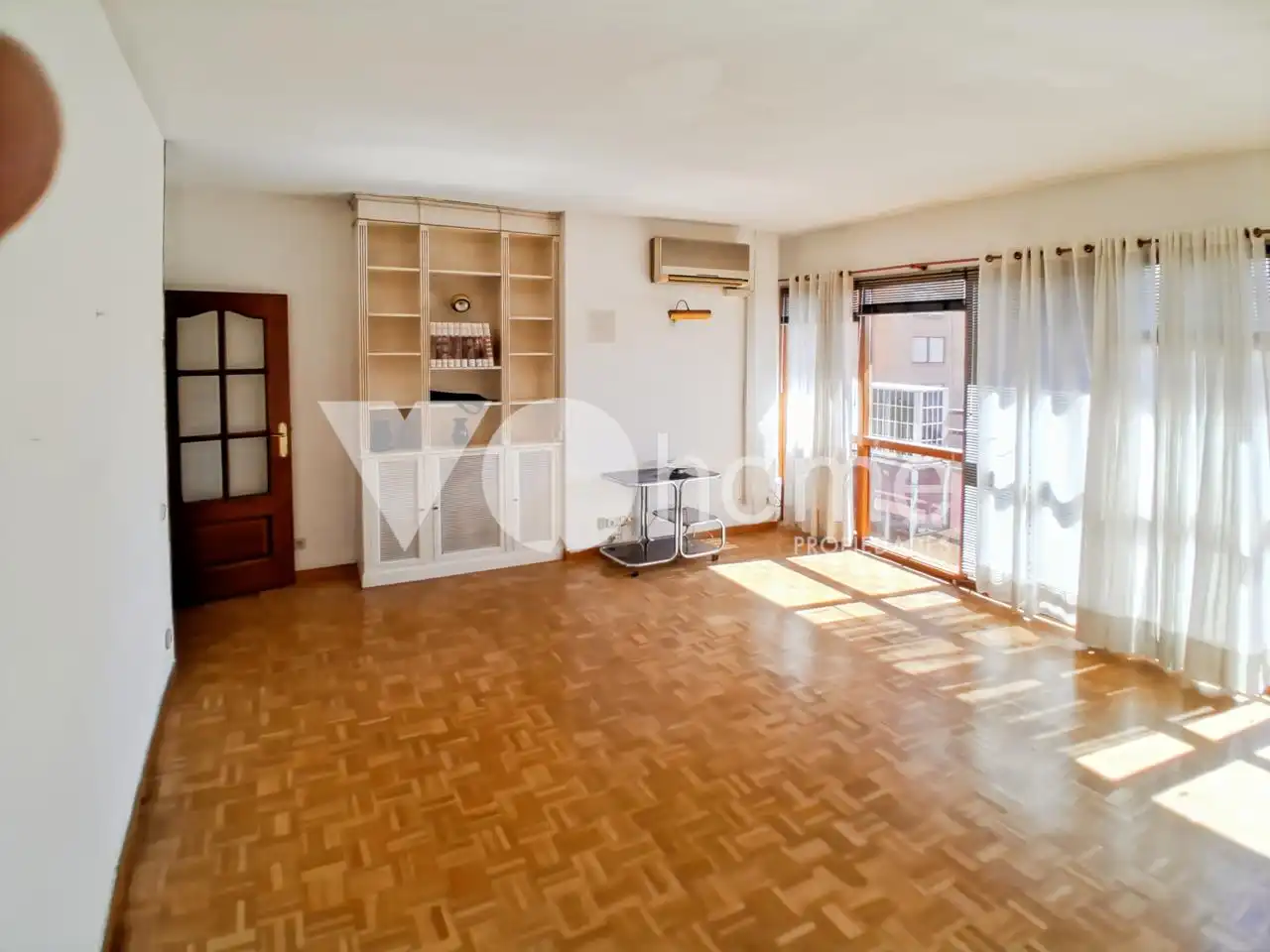 Living room of Flat for sale in Madrid  with Air Conditioner, Heating and Terrace