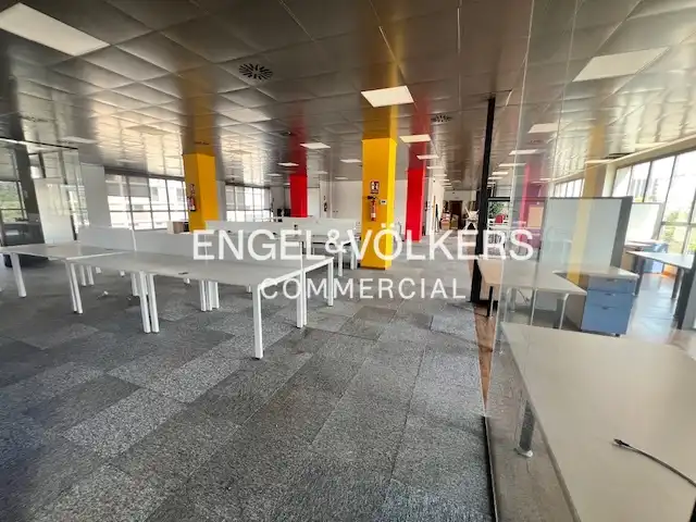 Oficina de lloguer en Sant Joan Despí amb Aire condicionat