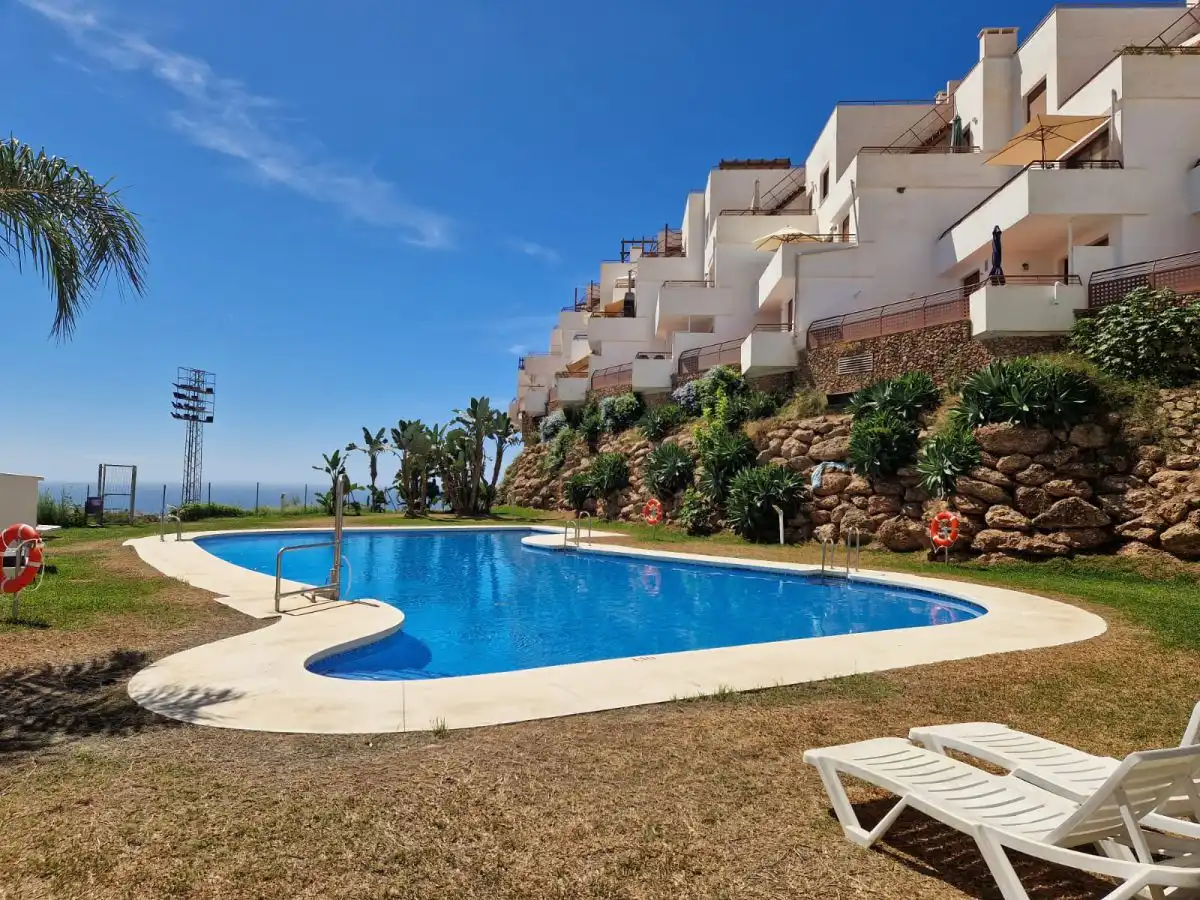 Jardín de Piso en venta en Nerja con Calefacción, Terraza y Trastero