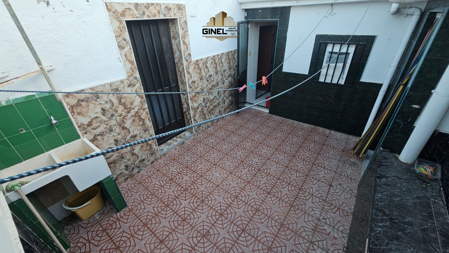 Exterior view of Single-family semi-detached for sale in  Jaén Capital  with Balcony