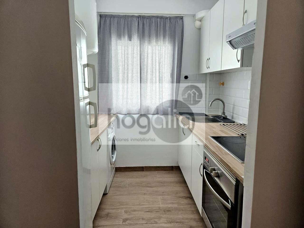 Cocina de Piso de alquiler en  Sevilla Capital con Aire acondicionado, Terraza y Amueblado