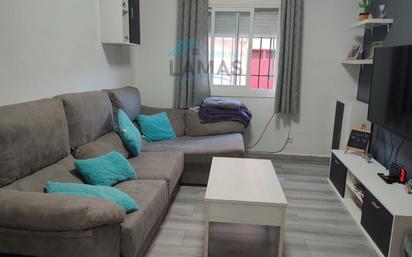 Living room of Flat for sale in Navalmoral de la Mata  with Air Conditioner, Furnished and Washing machine