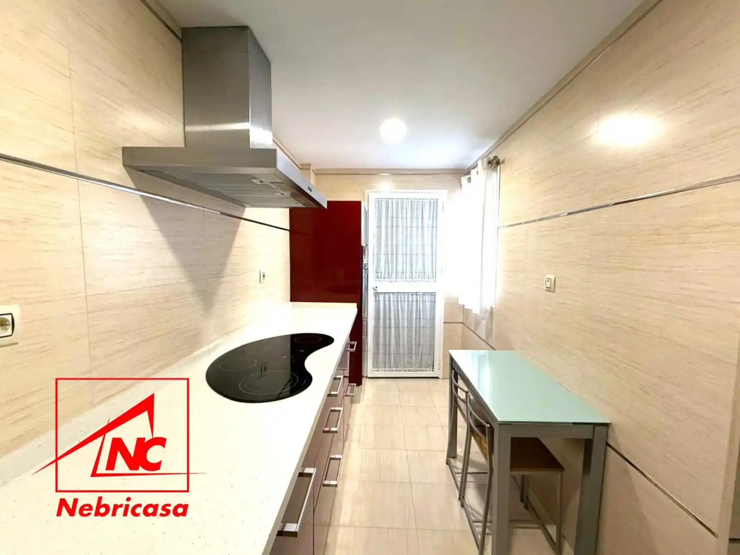 Cuina de Casa o xalet en venda en Lebrija amb Aire condicionat i Jardí privat