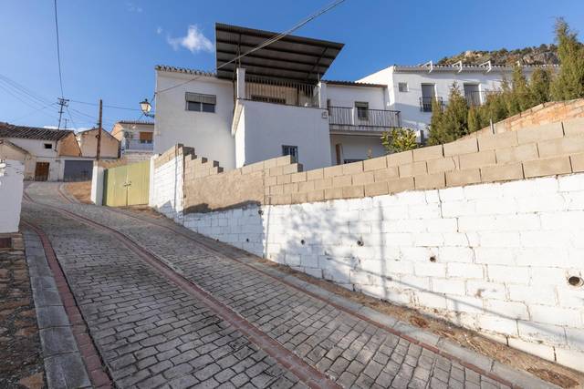 Casa-chalet en Venta en Calle YESARES ALTO AG OLIVARES en Moclín
