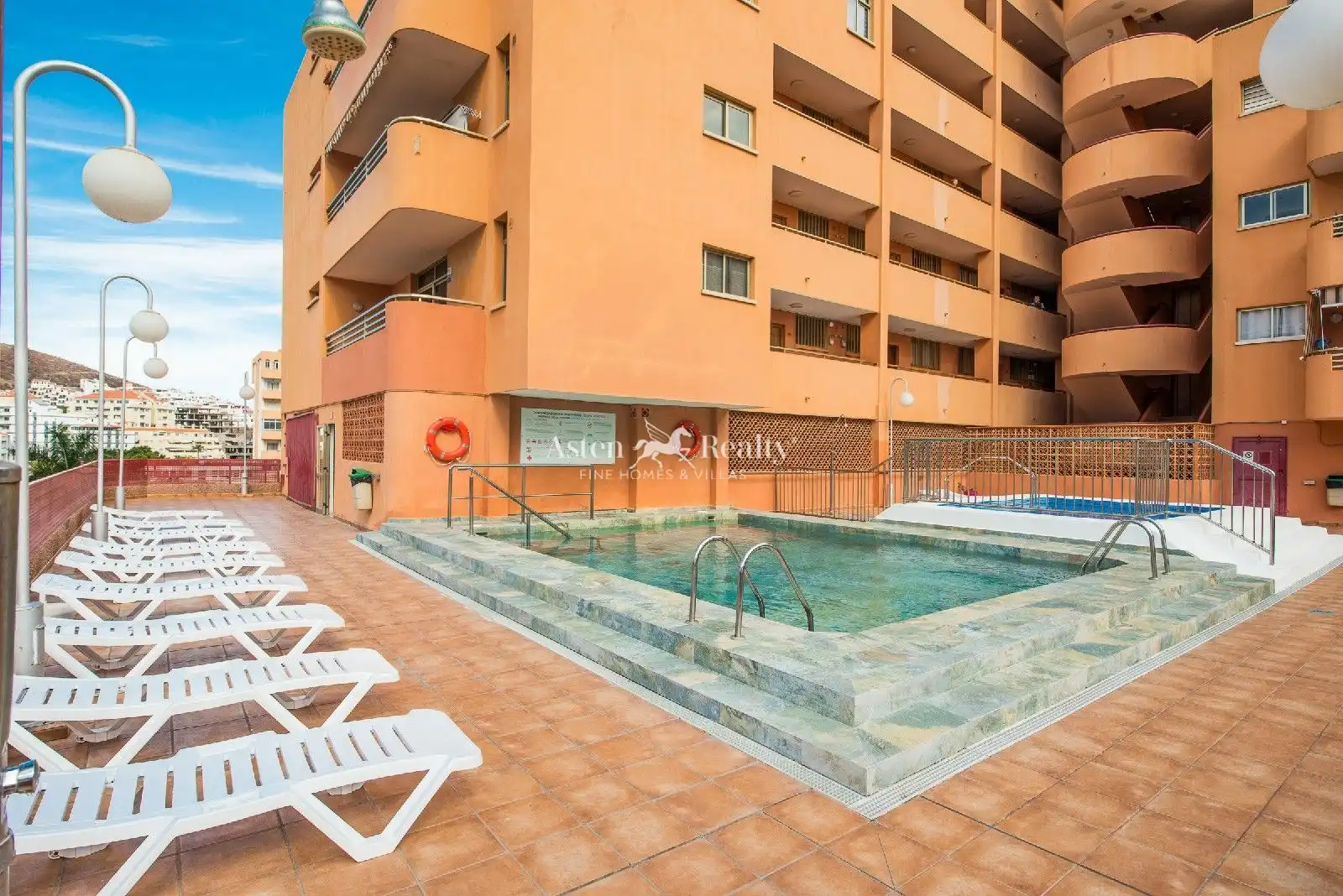 Piscina de Ático en venta en Arona con Terraza, Trastero y Piscina