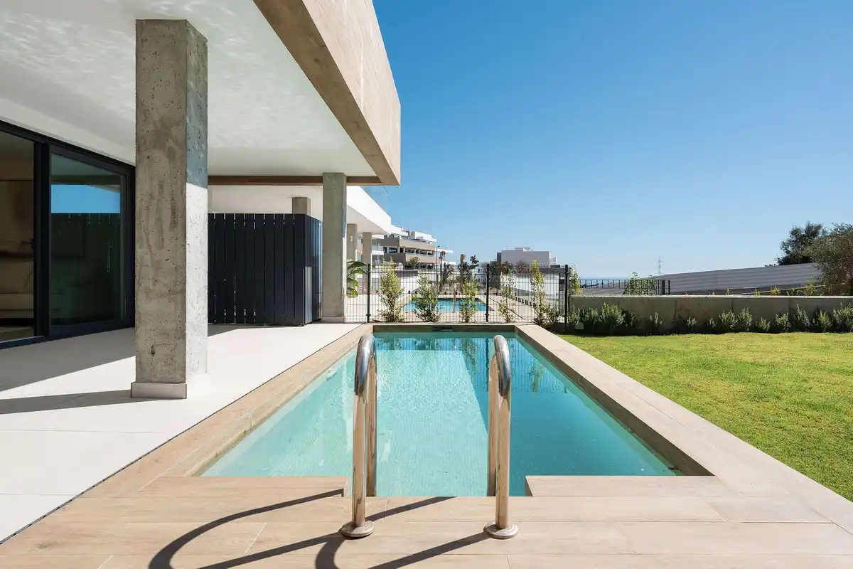 Piso con ascensor en venta en Río Real - Los Monteros