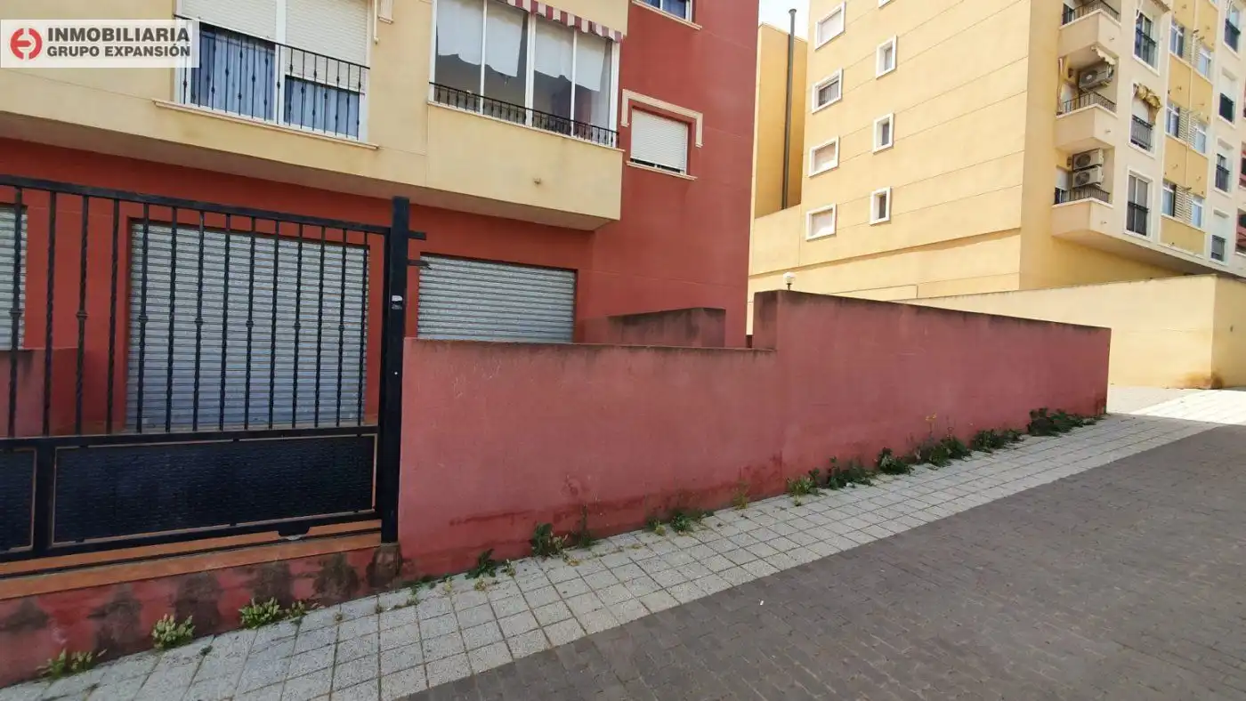 Vista exterior de Local en venta en Aspe