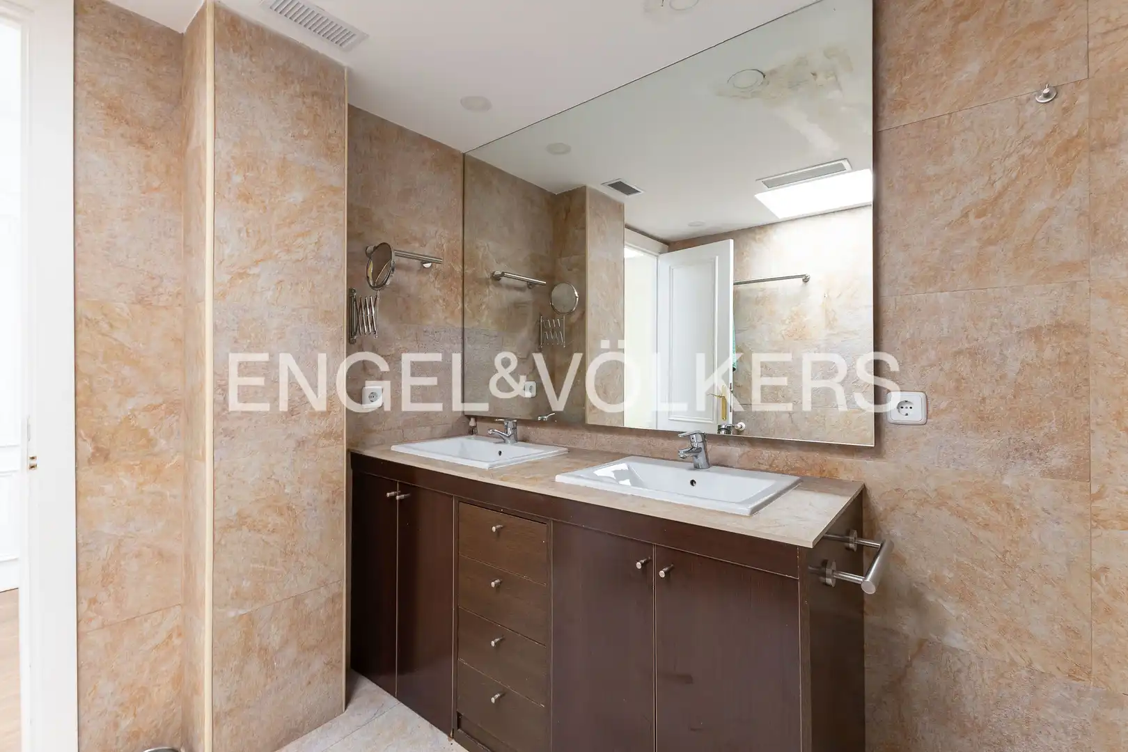 Baño de Casa o chalet en venta en La Moraleja con Aire acondicionado, Calefacción y Jardín privado
