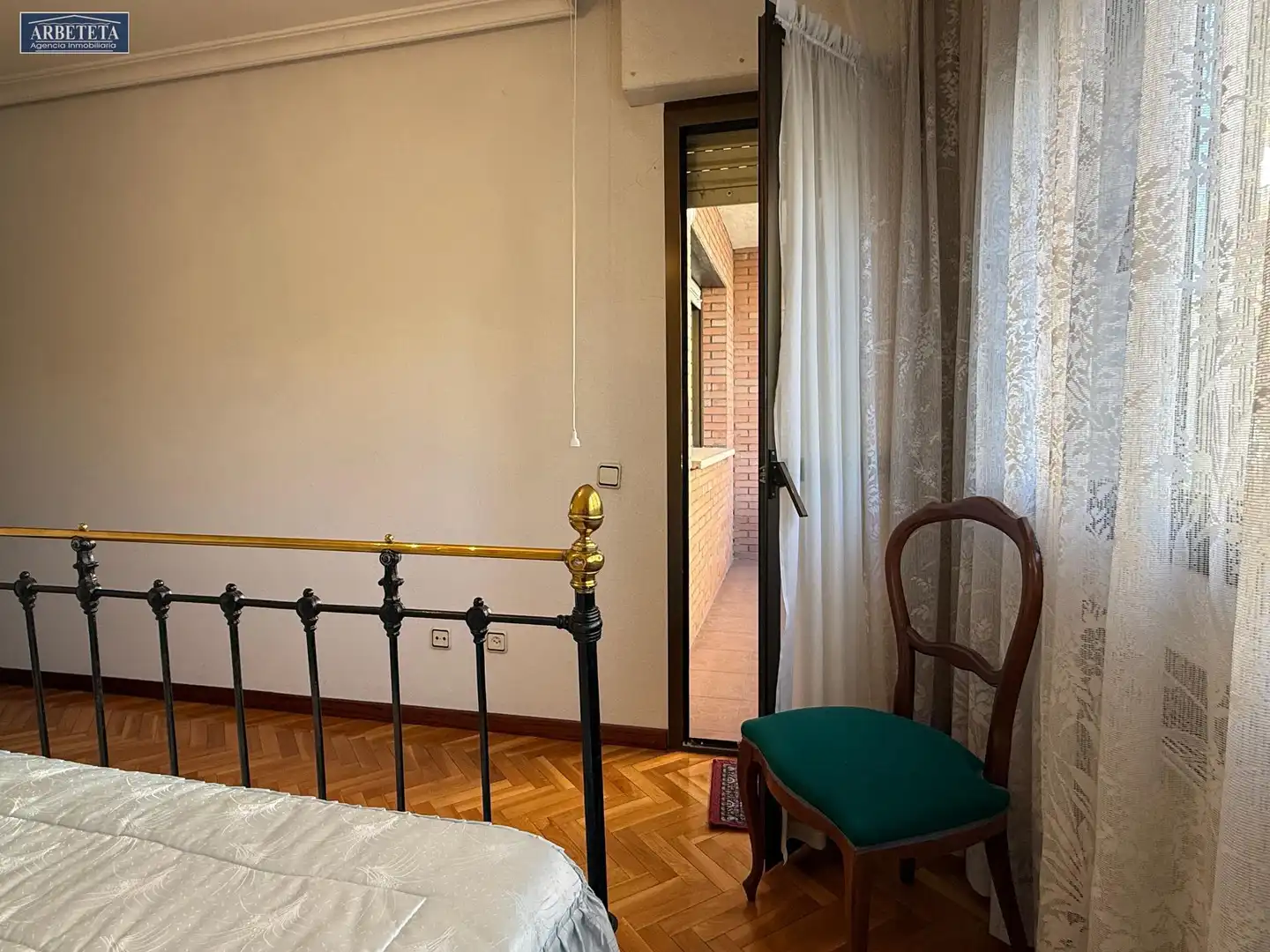 Schlafzimmer von Einfamilien-Reihenhaus zum Verkauf in Guadalajara mit Heizung, Parkett und Terrasse