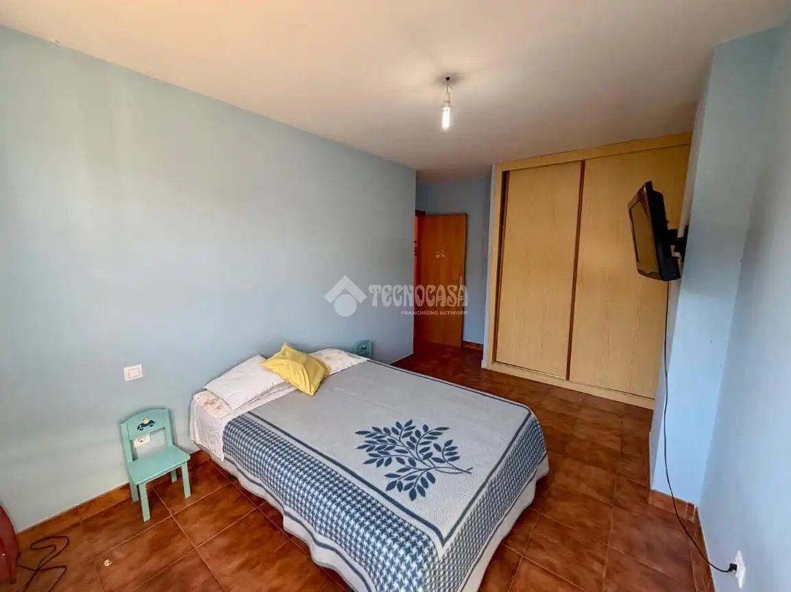 Habitación de Casa adosada en venta en Fuensaldaña con Aire acondicionado y Alarma