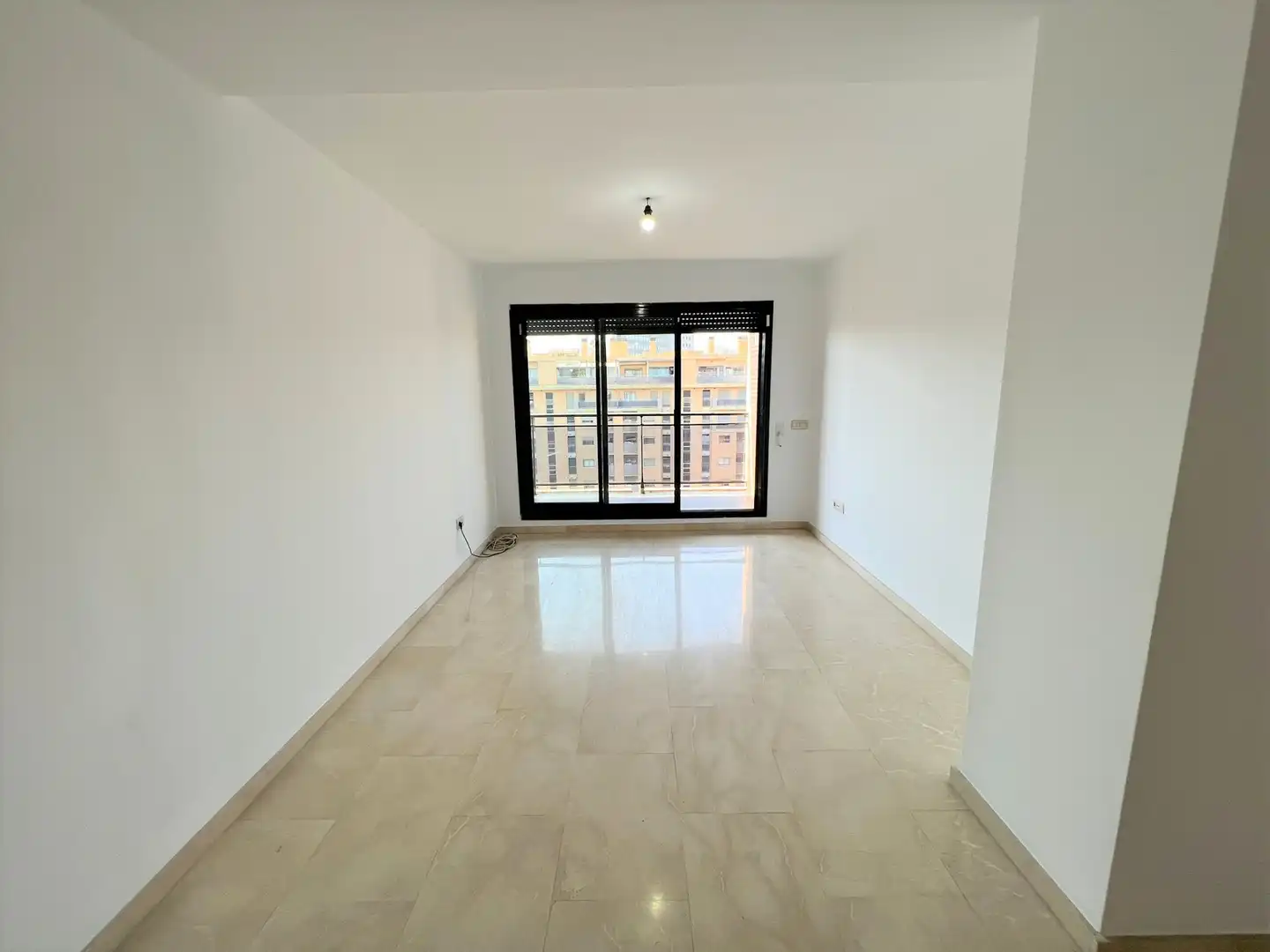 Wohnzimmer von Wohnung zur Miete in Valencia mit Klimaanlage, Ofen und Waschmaschine