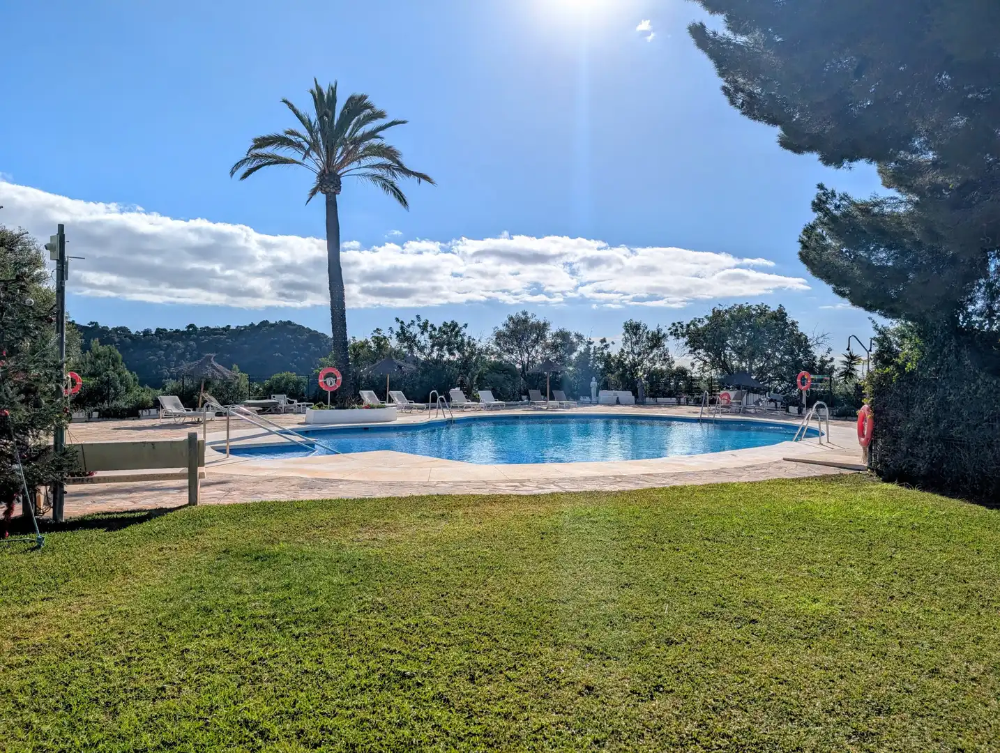 Piscina de Casa adosada en venta en Istán con Aire acondicionado, Terraza y Piscina