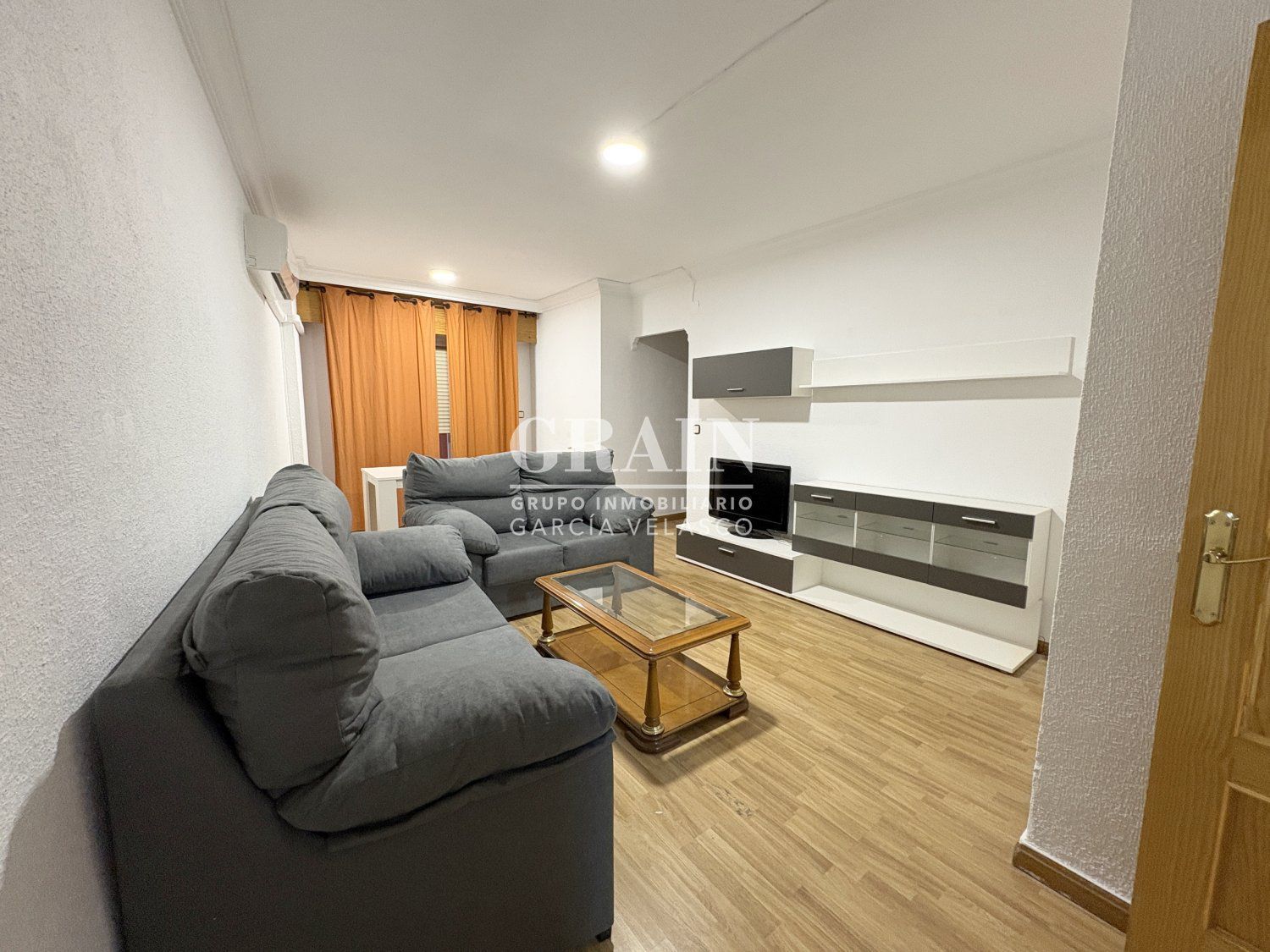 Sala d'estar de Pis en venda en  Albacete Capital amb Aire condicionat, Calefacció i Balcó