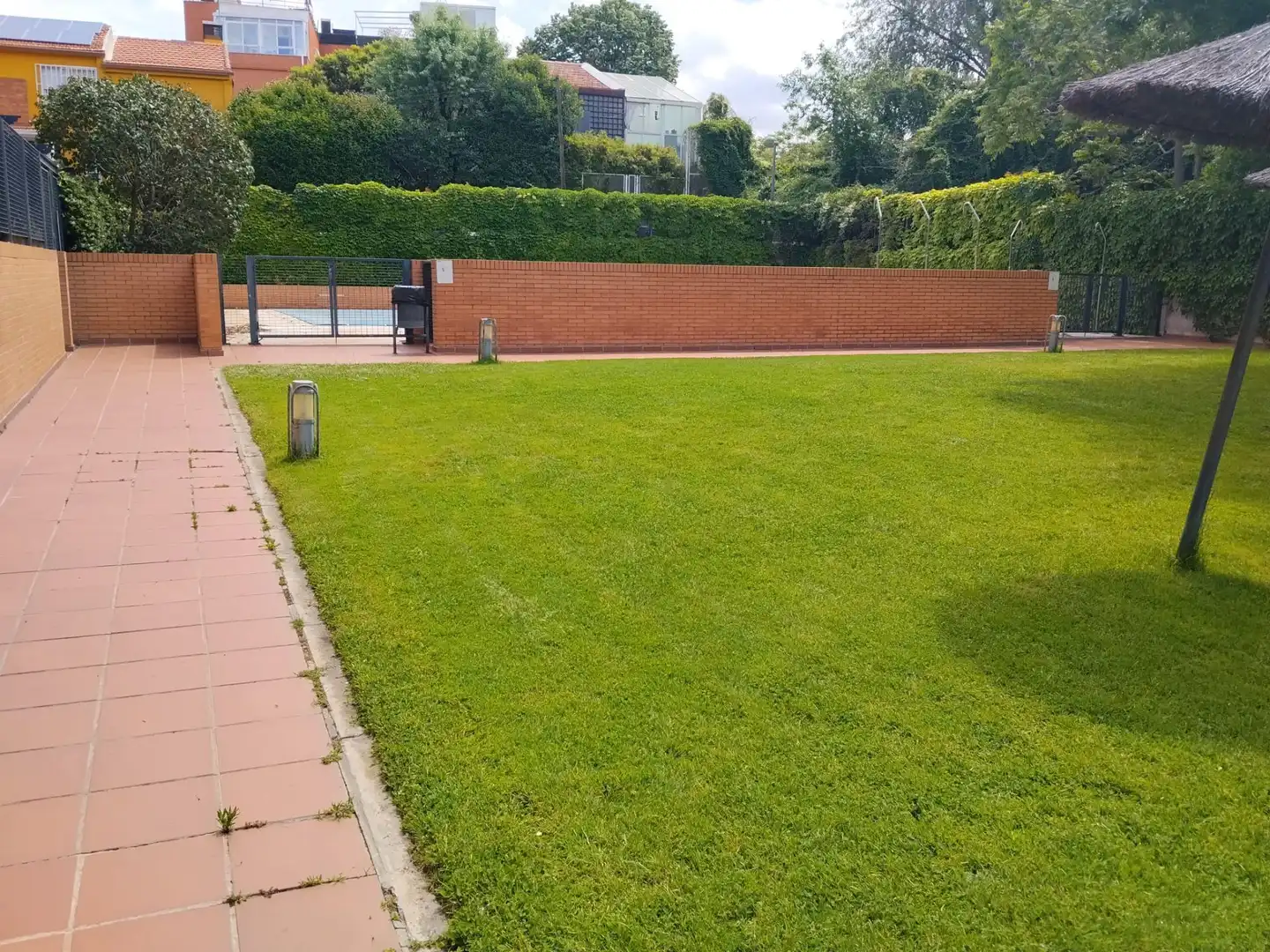Aparcament de Dúplex de lloguer en Pozuelo de Alarcón amb Aire condicionat, Calefacció i Terrassa