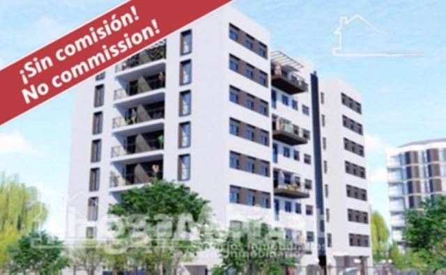 Piso en Venta en Avenida Vila-real en Ciutat del Transport - La Salera