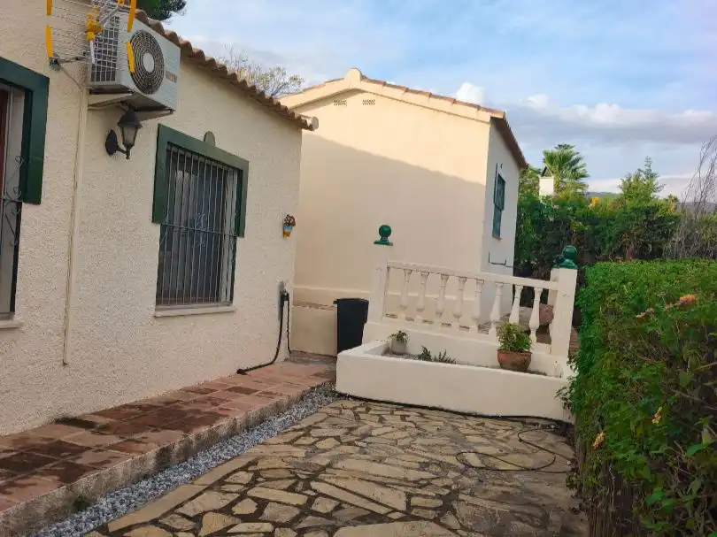 Houses for rent in Viñuela, Málaga
