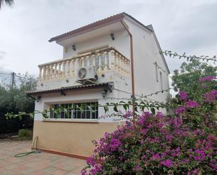 Vista exterior de Casa o xalet en venda en Cunit amb Aire condicionat, Calefacció i Jardí privat