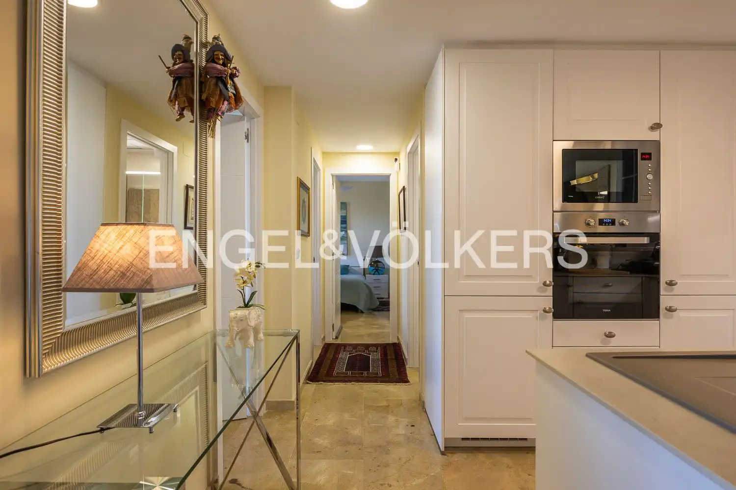 Flat for sale in Ador  with Air Conditioner, Heating and Private garden